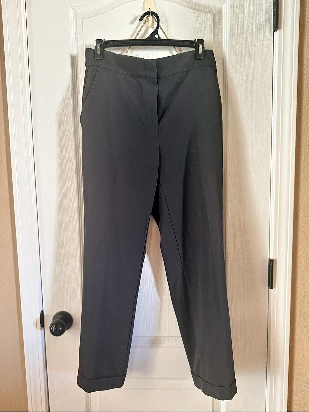 Ann Taylor Factory Straight Leg Pants in Black Size Small Like New - Picture 1 of 4